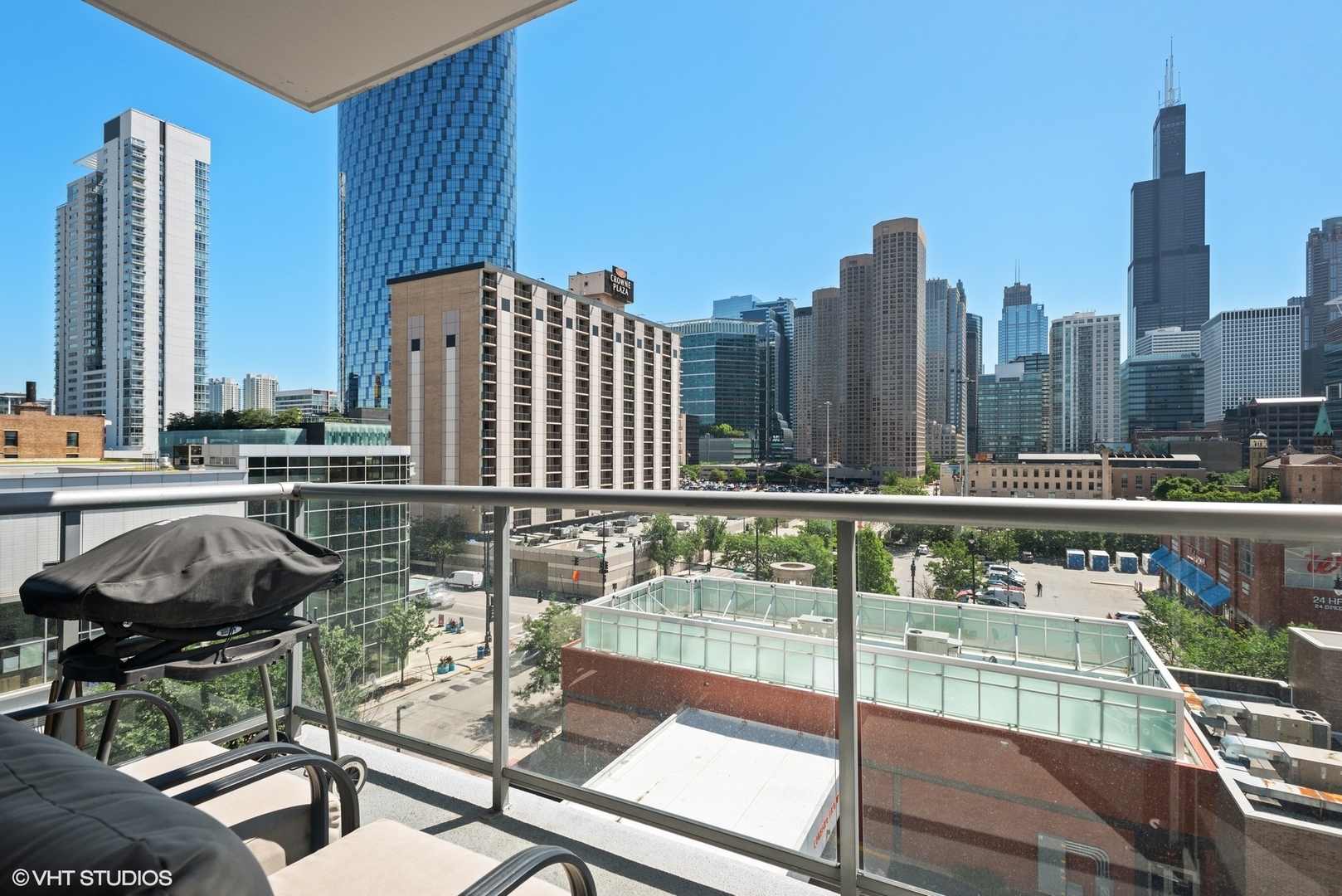 123 S Green Street Unit: 605B