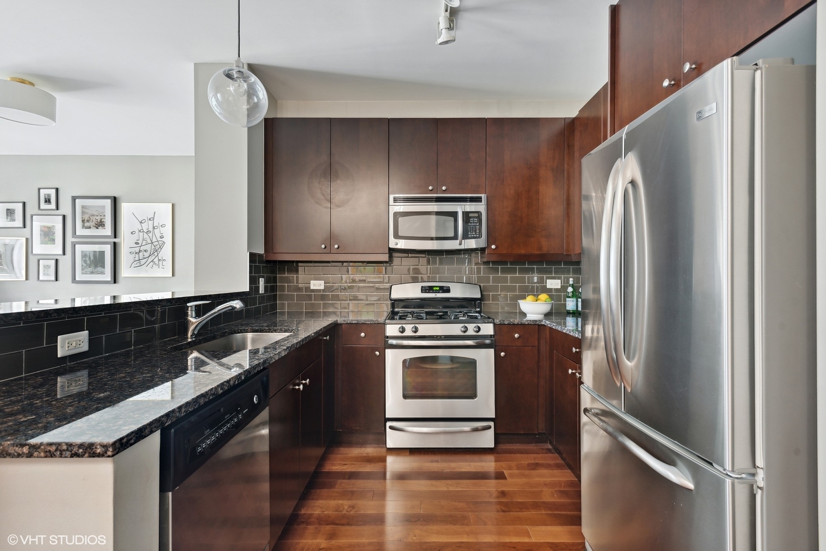 123 S Green Street Unit: 605B