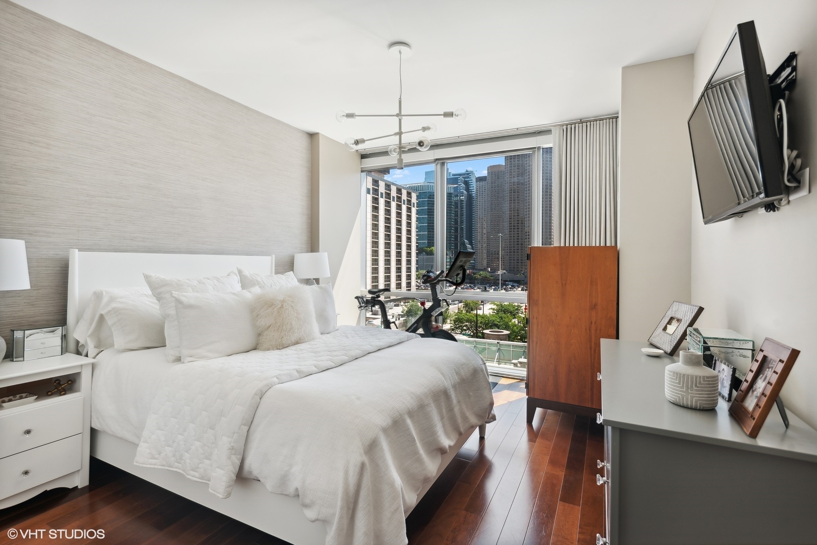 123 S Green Street Unit: 605B