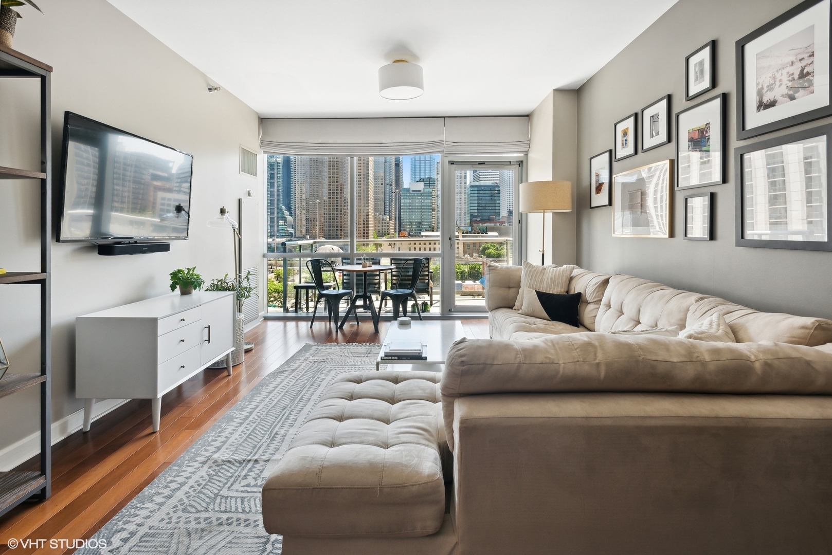 123 S Green Street Unit: 605B