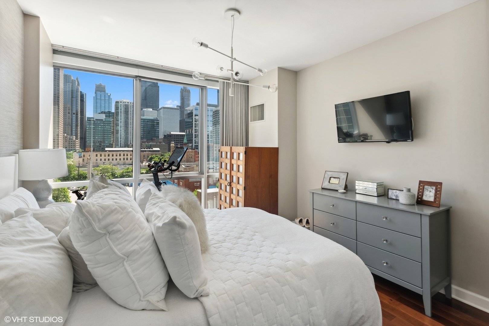 123 S Green Street Unit: 605B