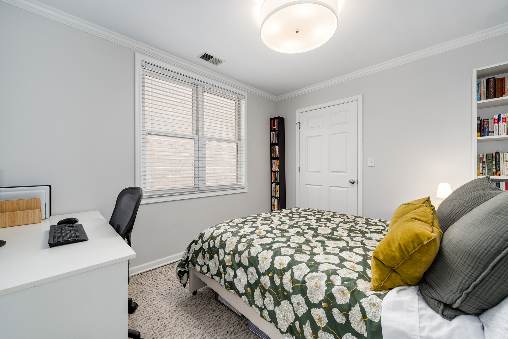 841 W Buckingham Place Unit: 3