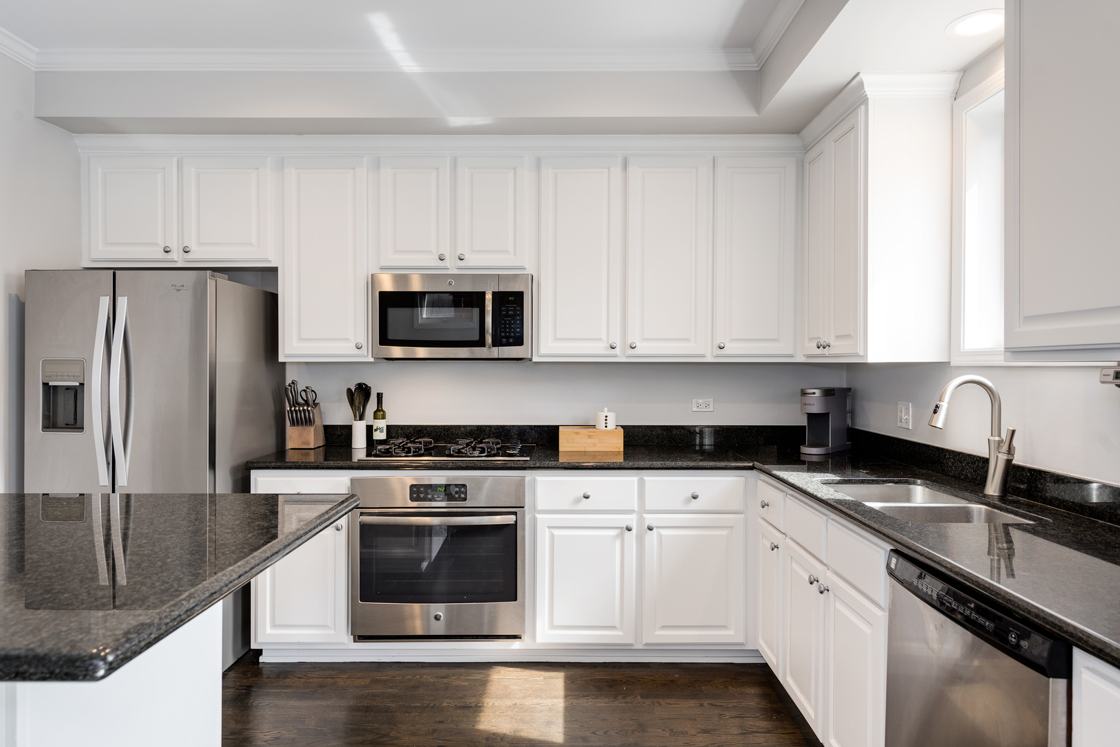 841 W Buckingham Place Unit: 3