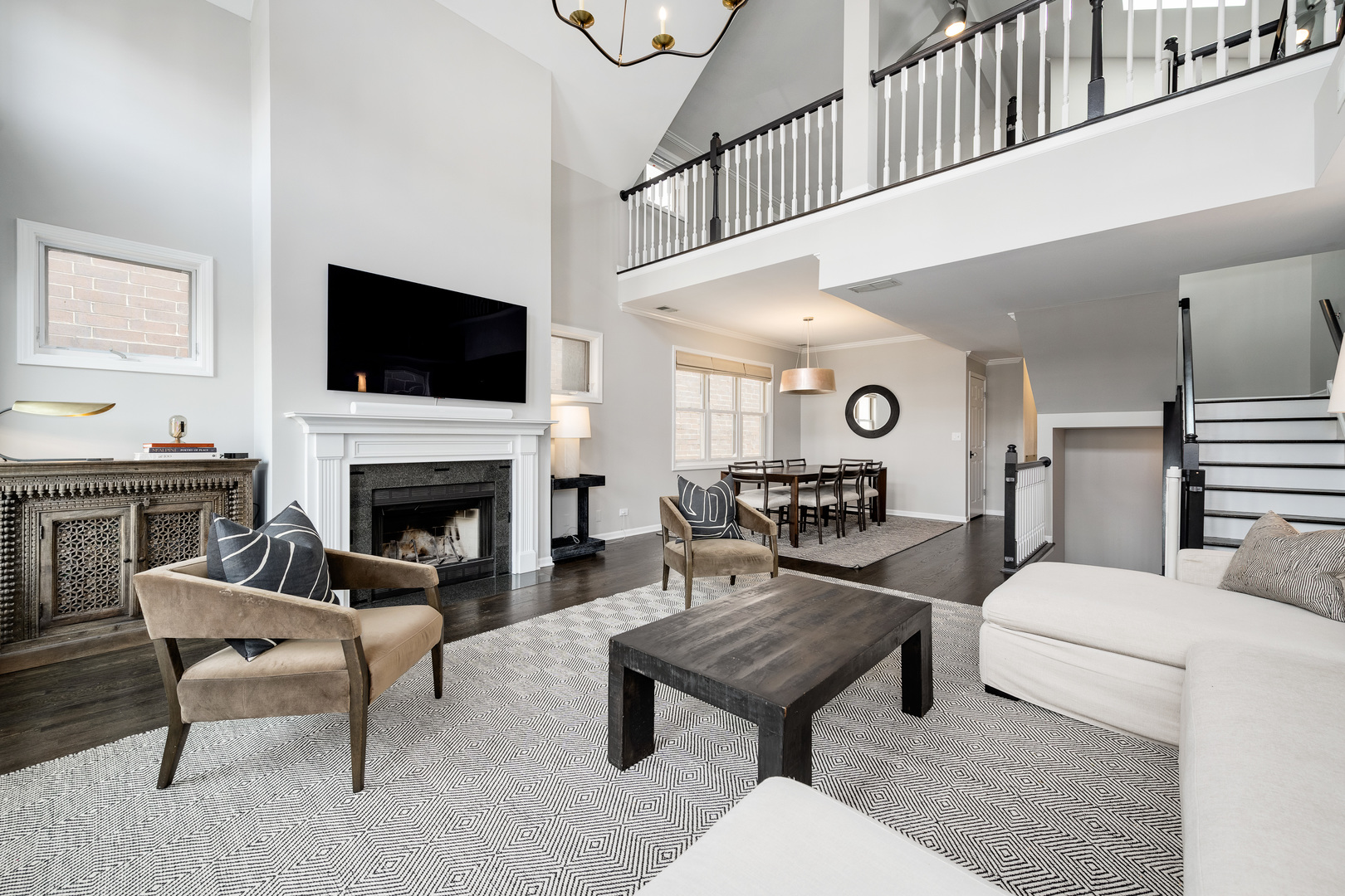 841 W Buckingham Place Unit: 3