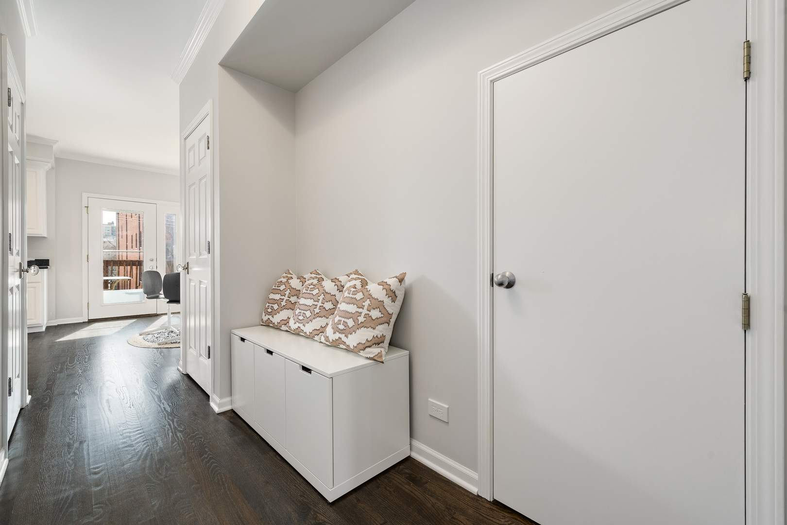 841 W Buckingham Place Unit: 3