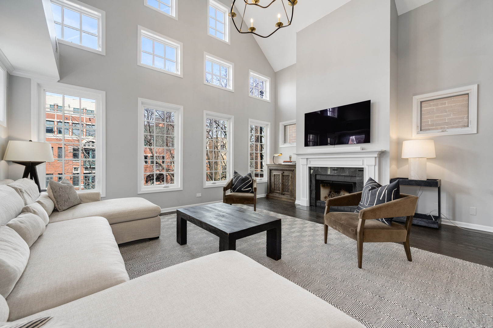 841 W Buckingham Place Unit: 3