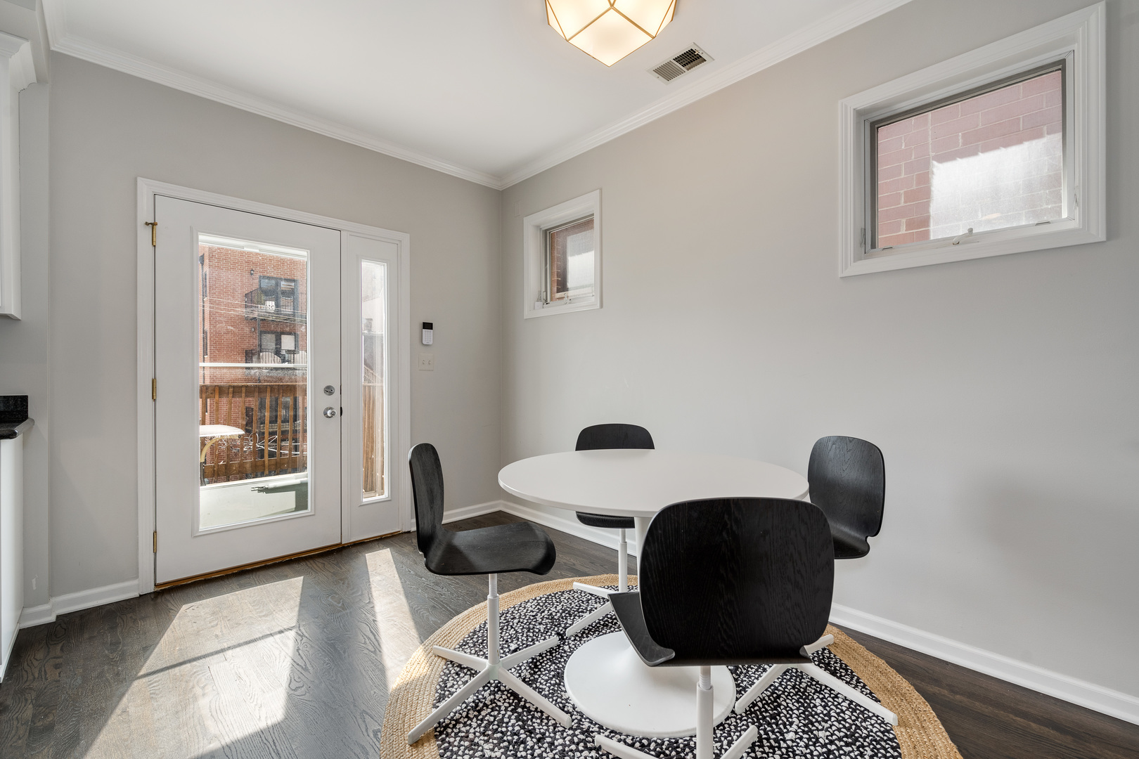 841 W Buckingham Place Unit: 3