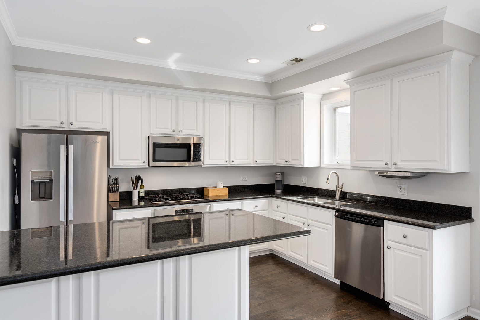 841 W Buckingham Place Unit: 3