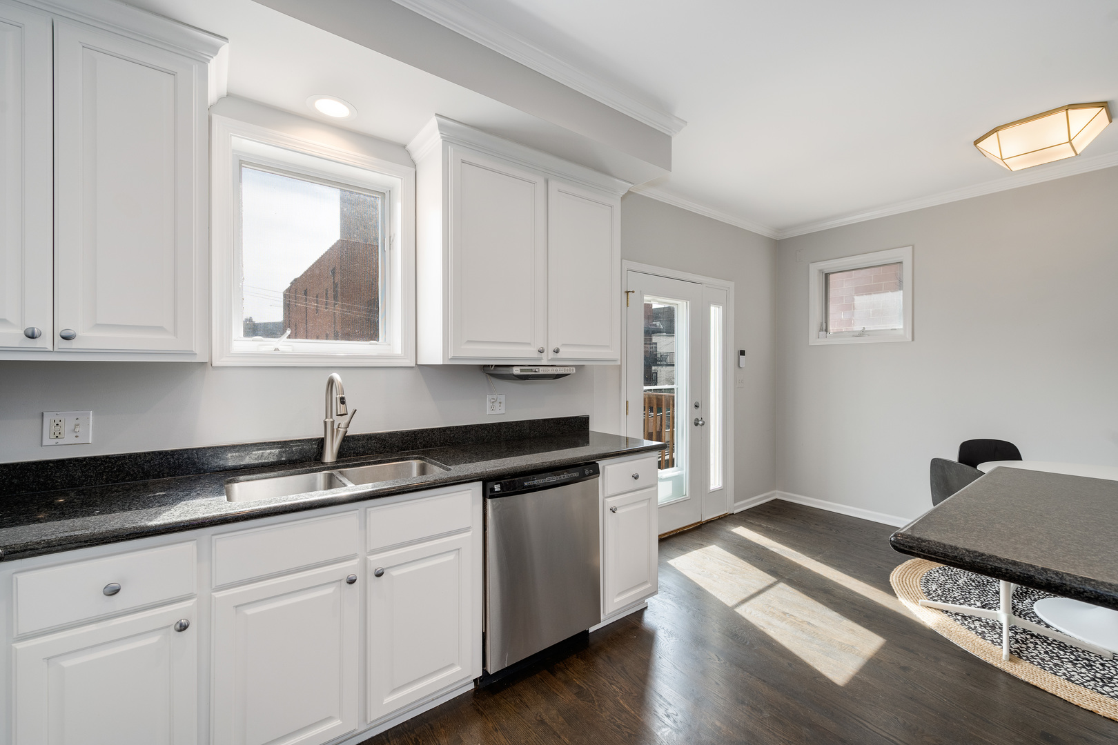 841 W Buckingham Place Unit: 3