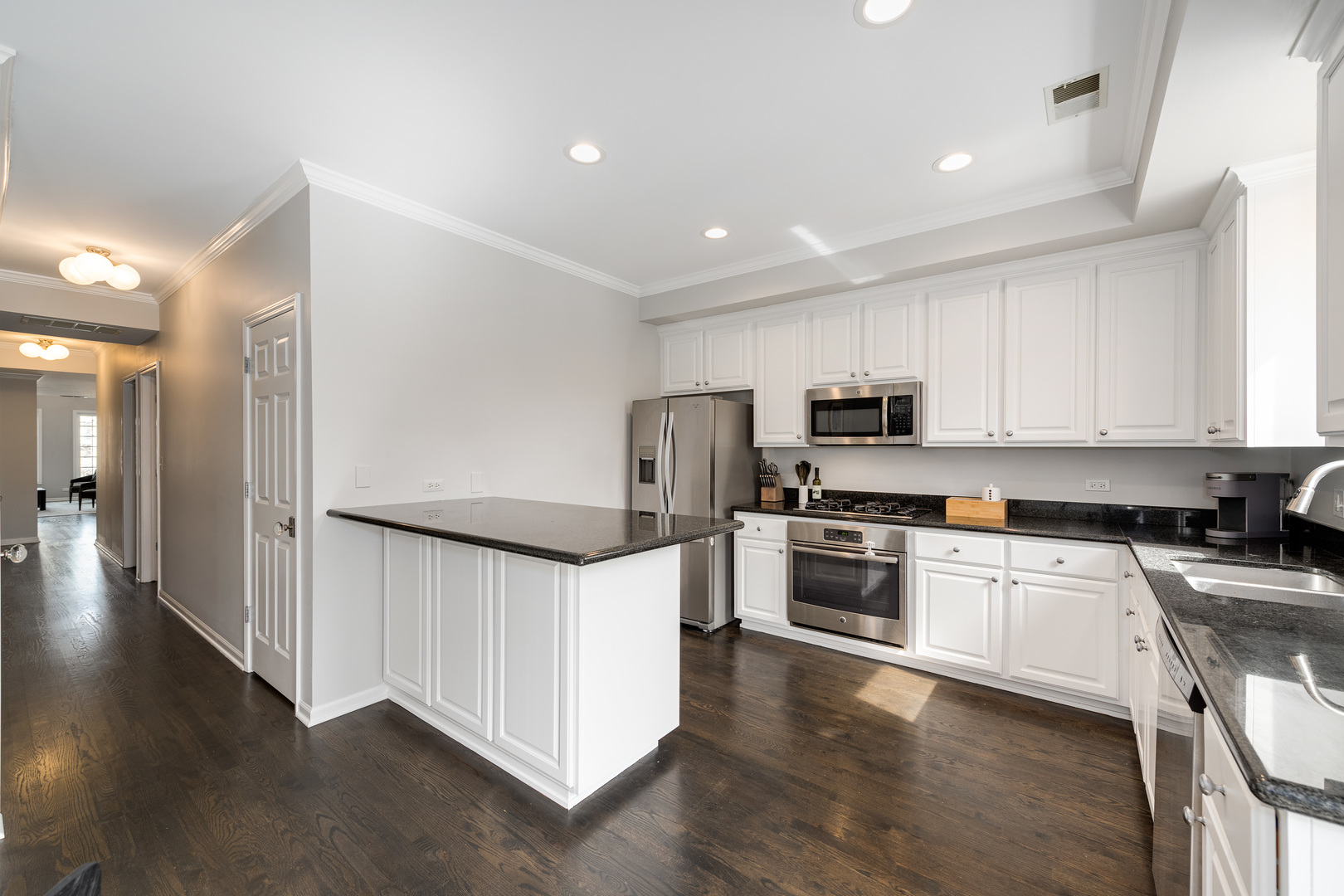 841 W Buckingham Place Unit: 3