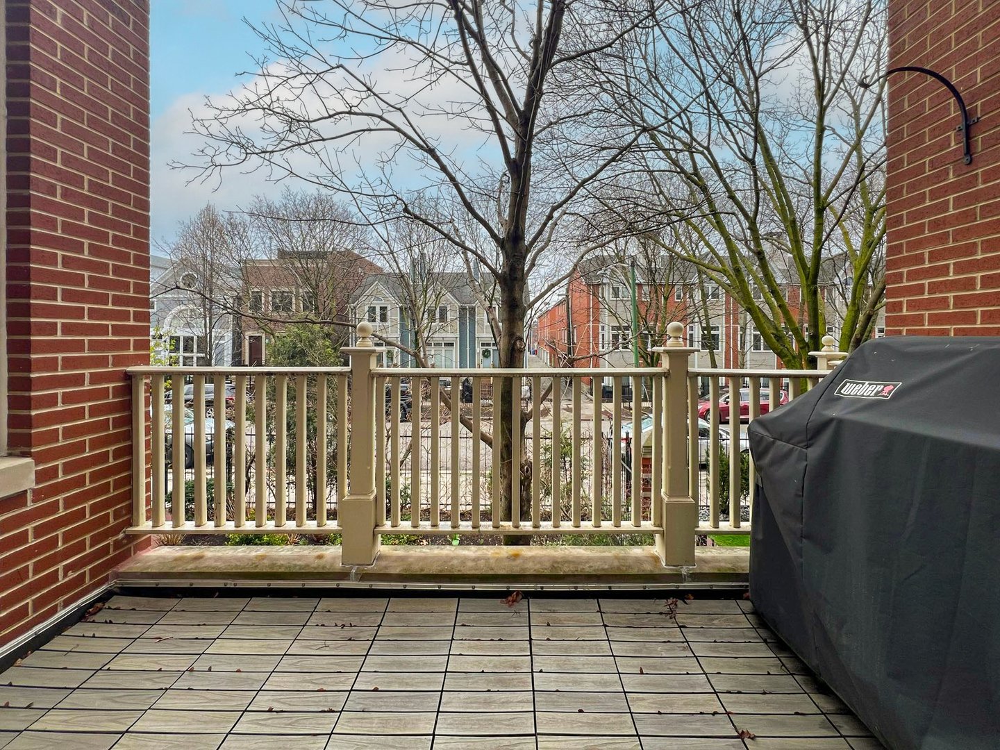 1440 W WRIGHTWOOD Avenue