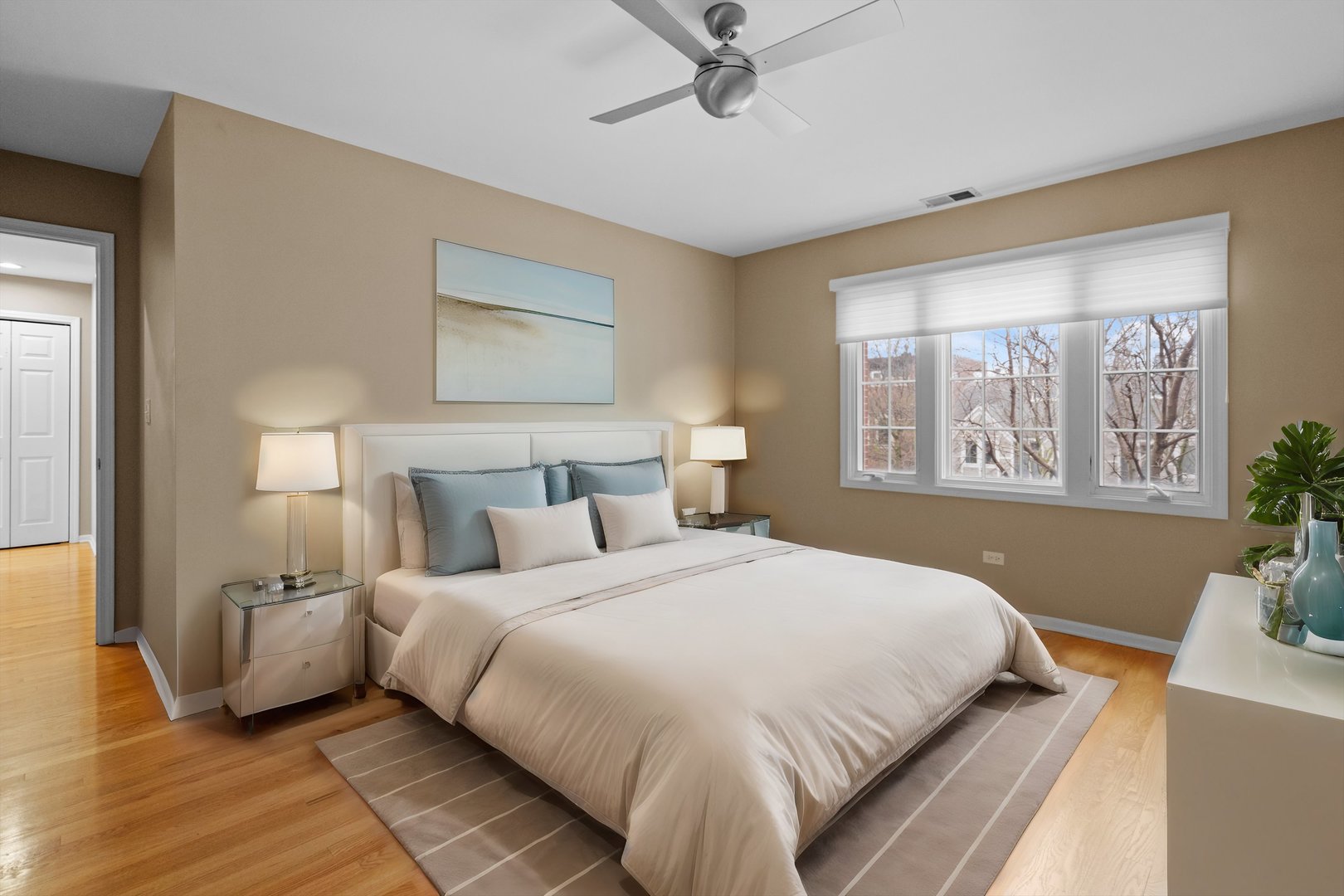 1440 W WRIGHTWOOD Avenue