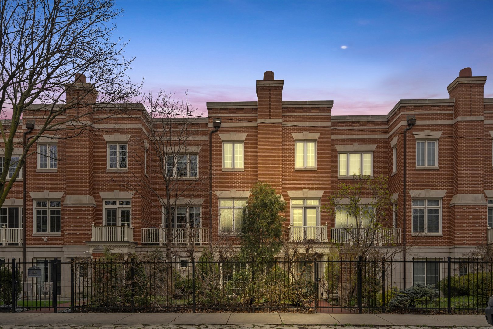 1440 W WRIGHTWOOD Avenue