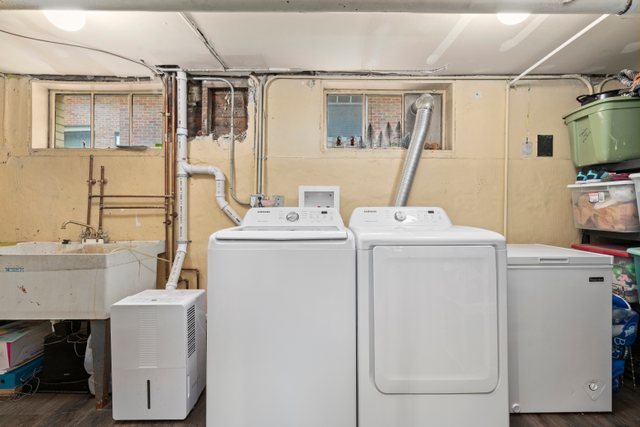 1023 N Oak Park Avenue