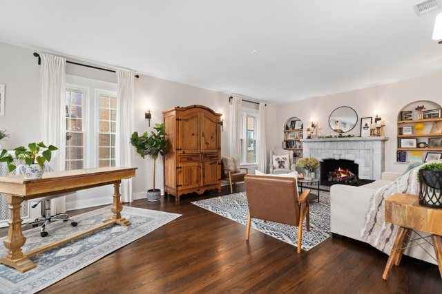 1023 N Oak Park Avenue