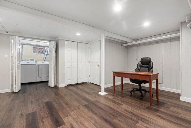 1023 N Oak Park Avenue