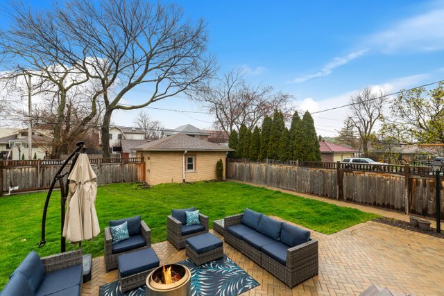 1023 N Oak Park Avenue