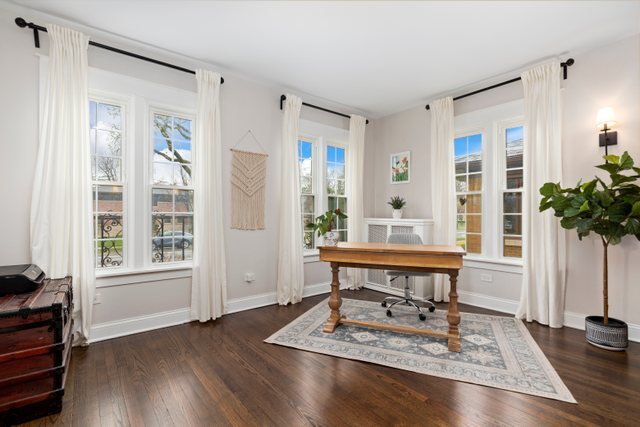 1023 N Oak Park Avenue