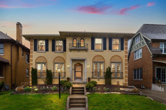 1023 N Oak Park Avenue