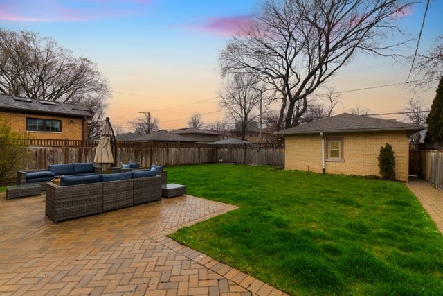 1023 N Oak Park Avenue