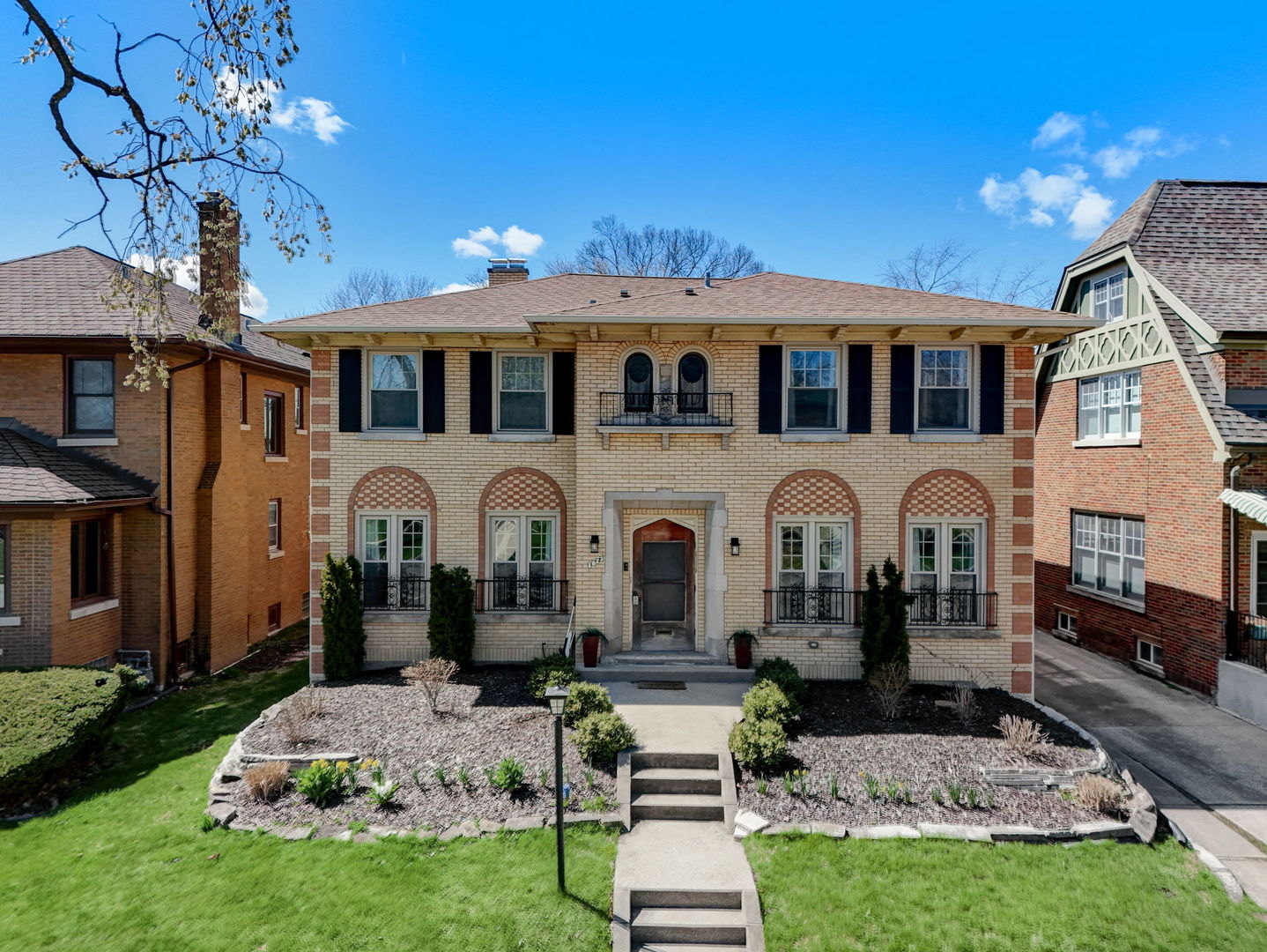 1023 N Oak Park Avenue