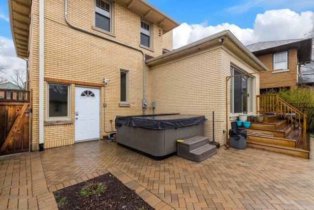 1023 N Oak Park Avenue