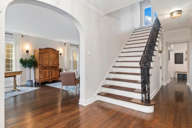 1023 N Oak Park Avenue