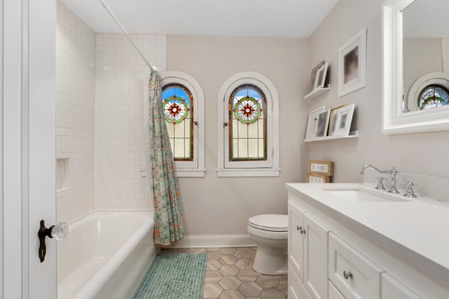 1023 N Oak Park Avenue