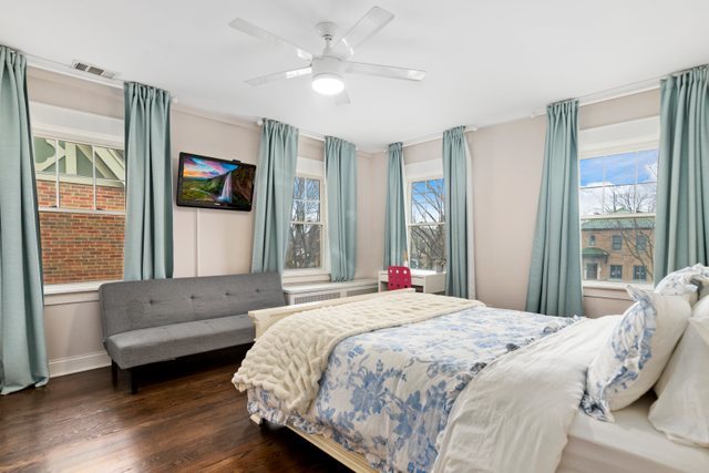 1023 N Oak Park Avenue