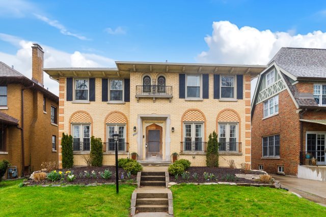 1023 N Oak Park Avenue