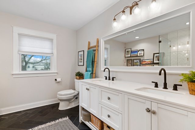 1023 N Oak Park Avenue