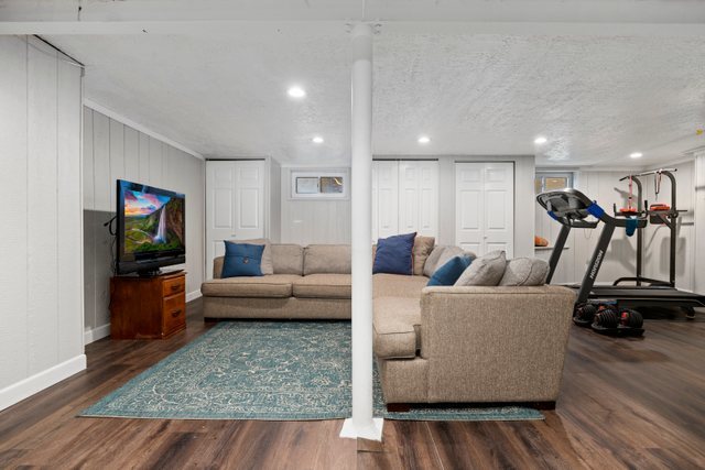 1023 N Oak Park Avenue