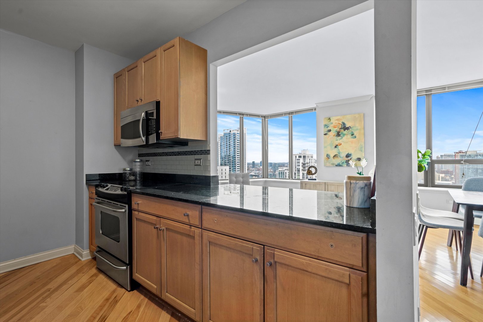 400 N LaSalle Street Unit: 2811