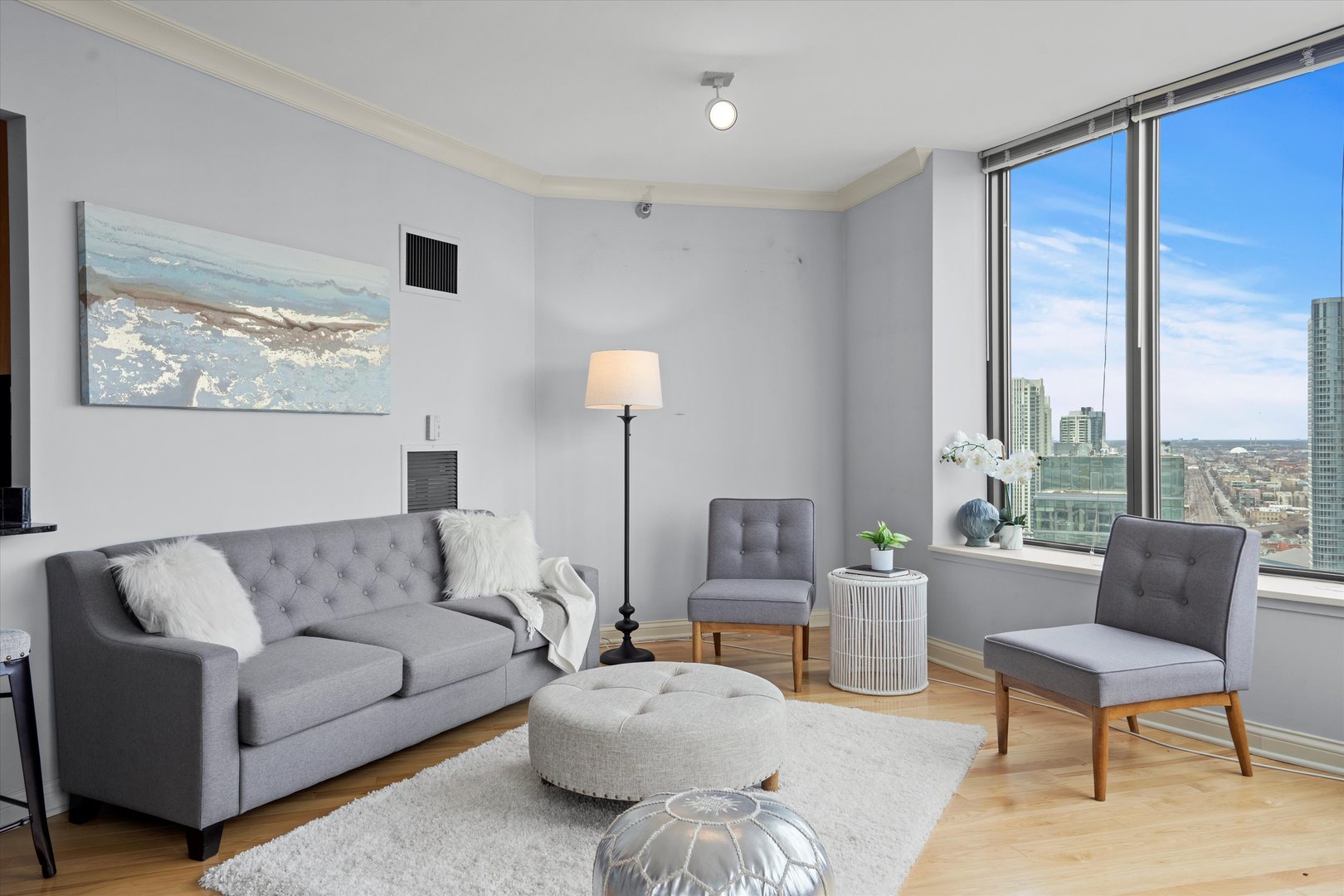 400 N LaSalle Street Unit: 2811
