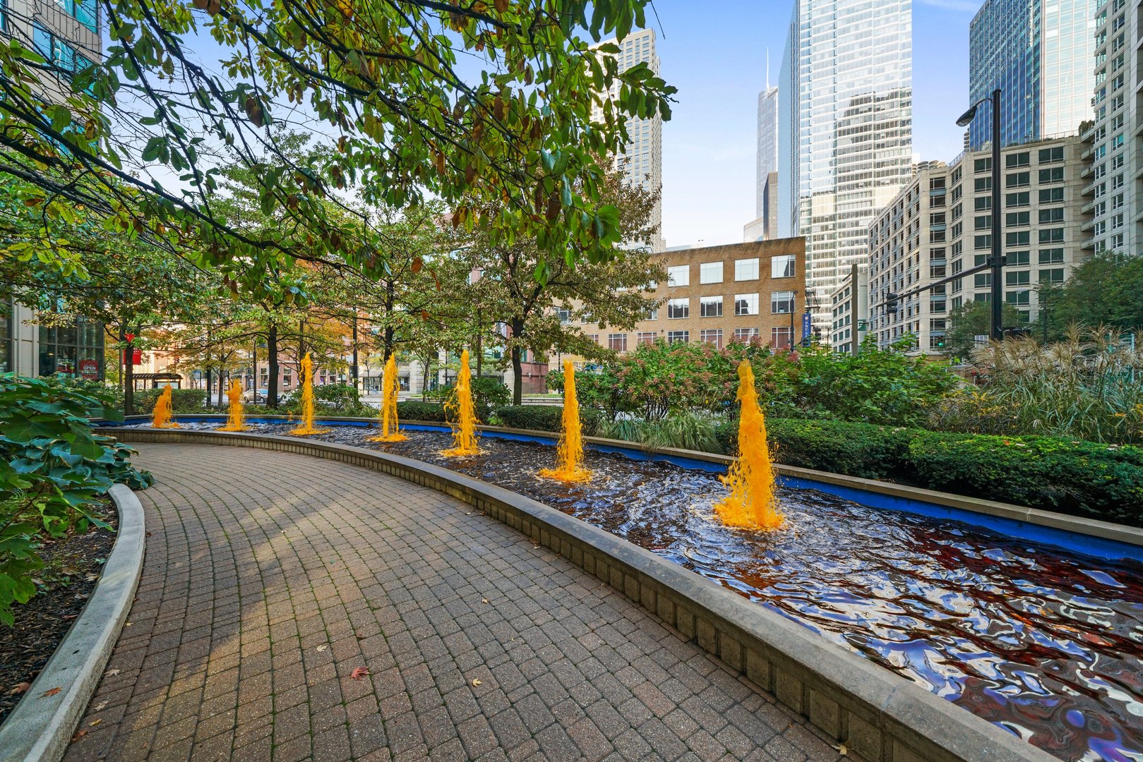 400 N LaSalle Street Unit: 2811