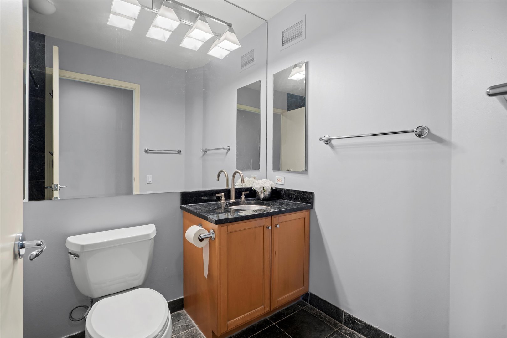 400 N LaSalle Street Unit: 2811