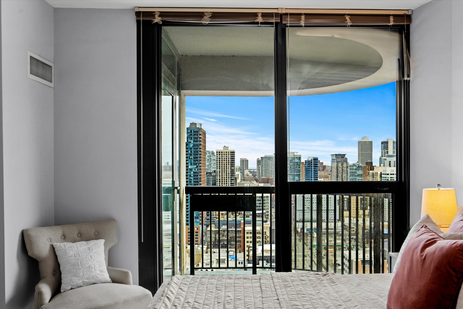 400 N LaSalle Street Unit: 2811