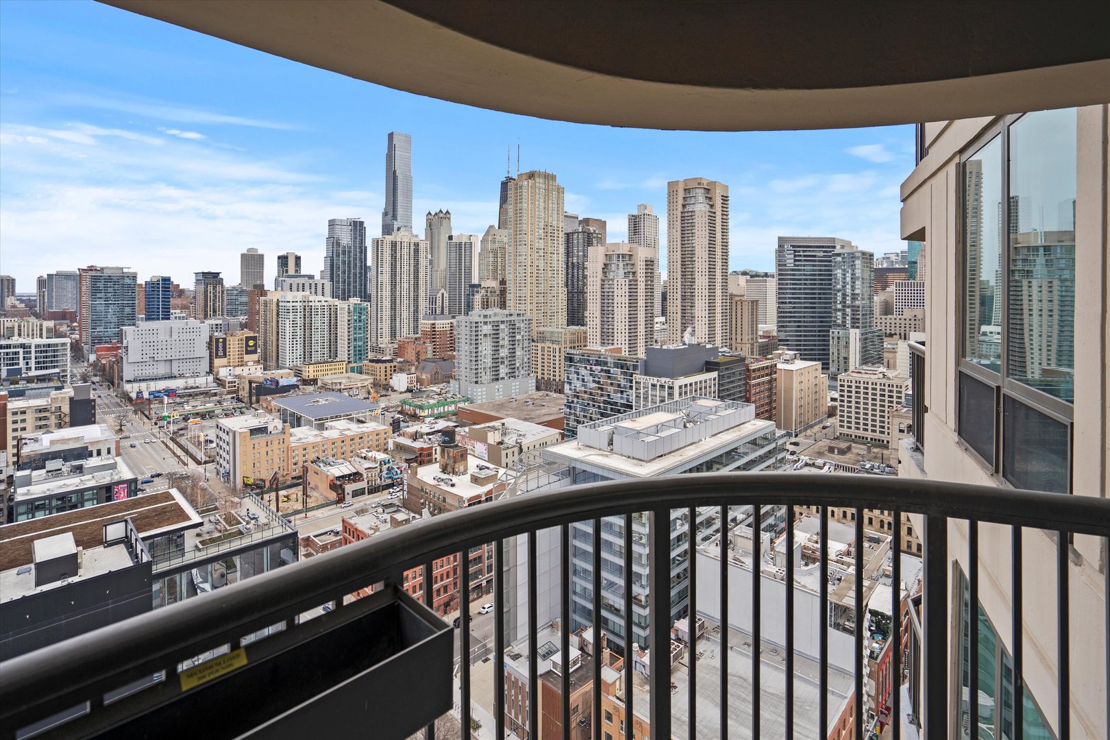 400 N LaSalle Street Unit: 2811