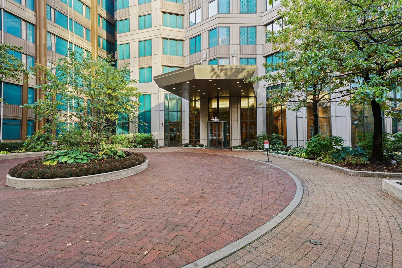 400 N LaSalle Street Unit: 2811