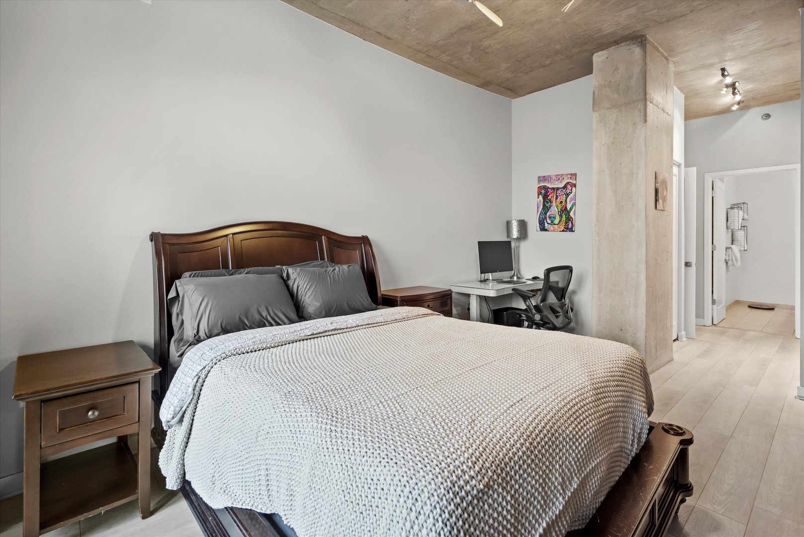 700 N Larrabee Street Unit: 1613