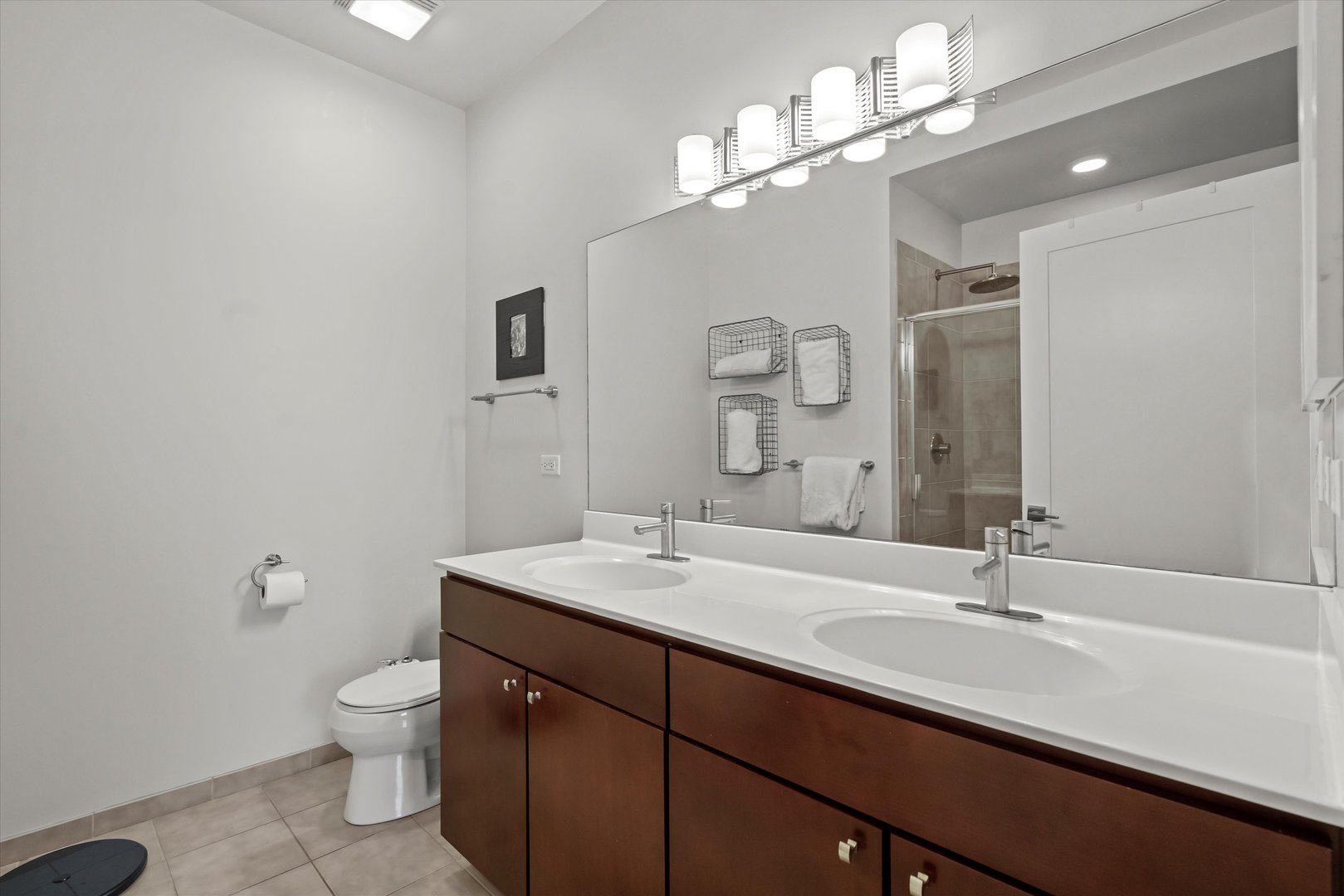 700 N Larrabee Street Unit: 1613