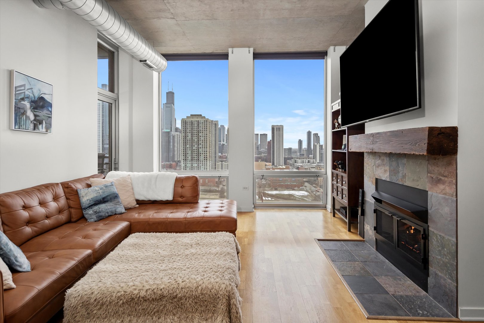 700 N Larrabee Street Unit: 1613