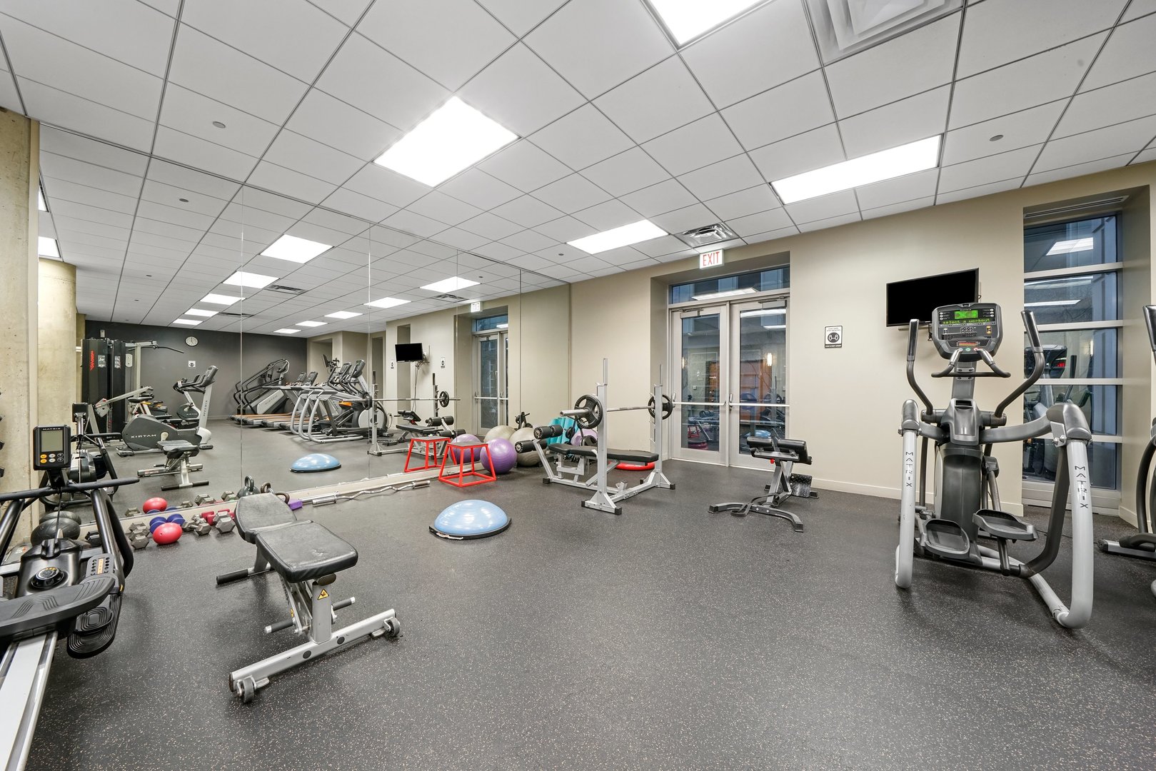700 N Larrabee Street Unit: 1613