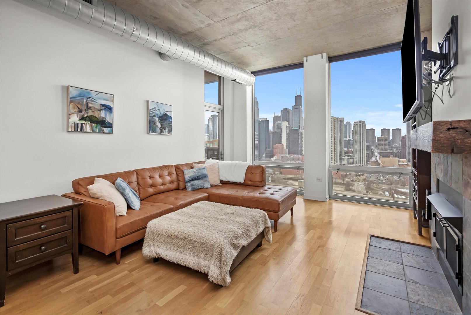 700 N Larrabee Street Unit: 1613
