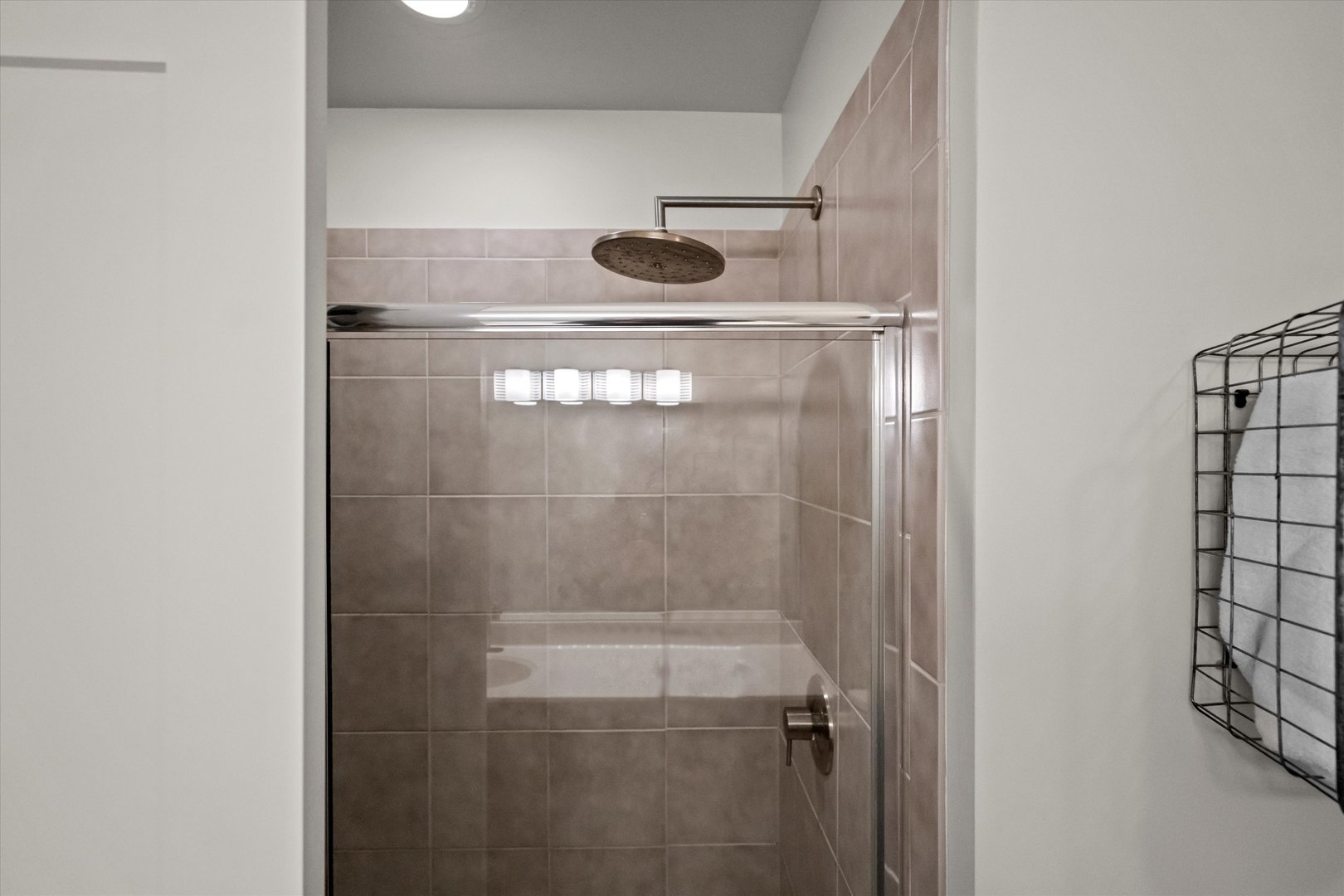 700 N Larrabee Street Unit: 1613