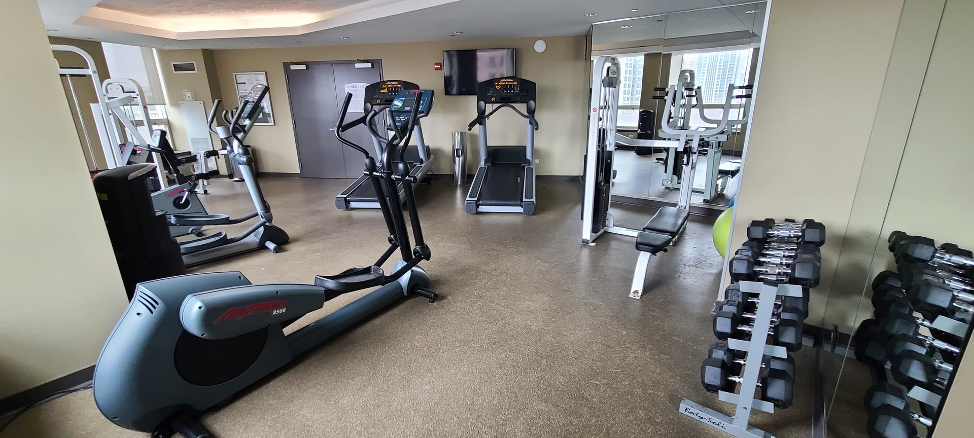 600 N Kingsbury Street Unit: 906