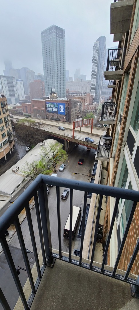 600 N Kingsbury Street Unit: 906