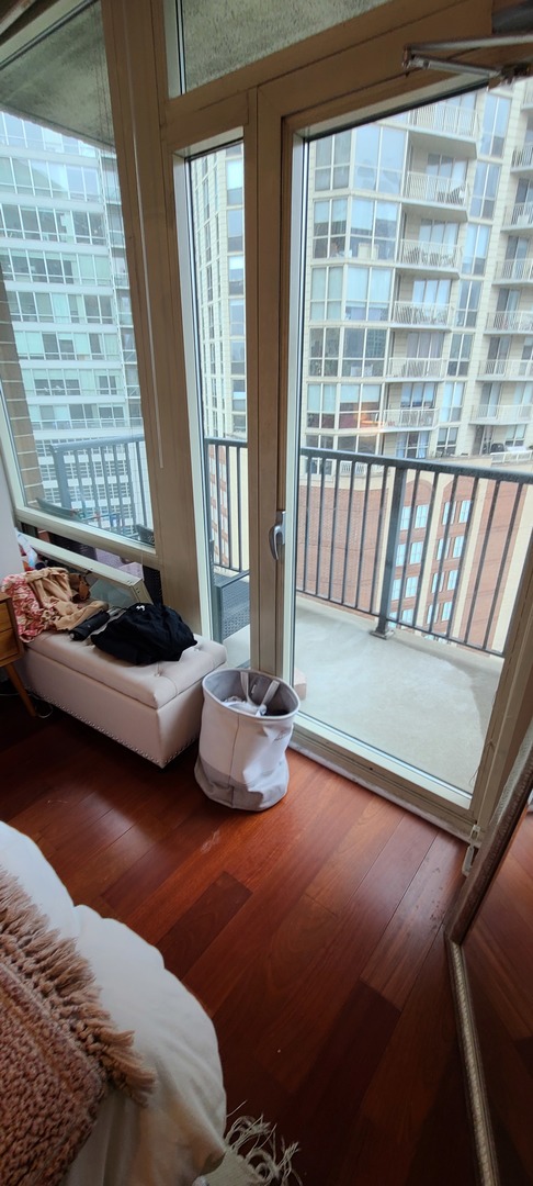 600 N Kingsbury Street Unit: 906