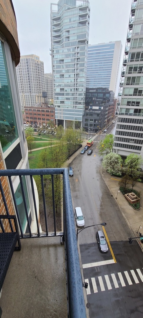 600 N Kingsbury Street Unit: 906