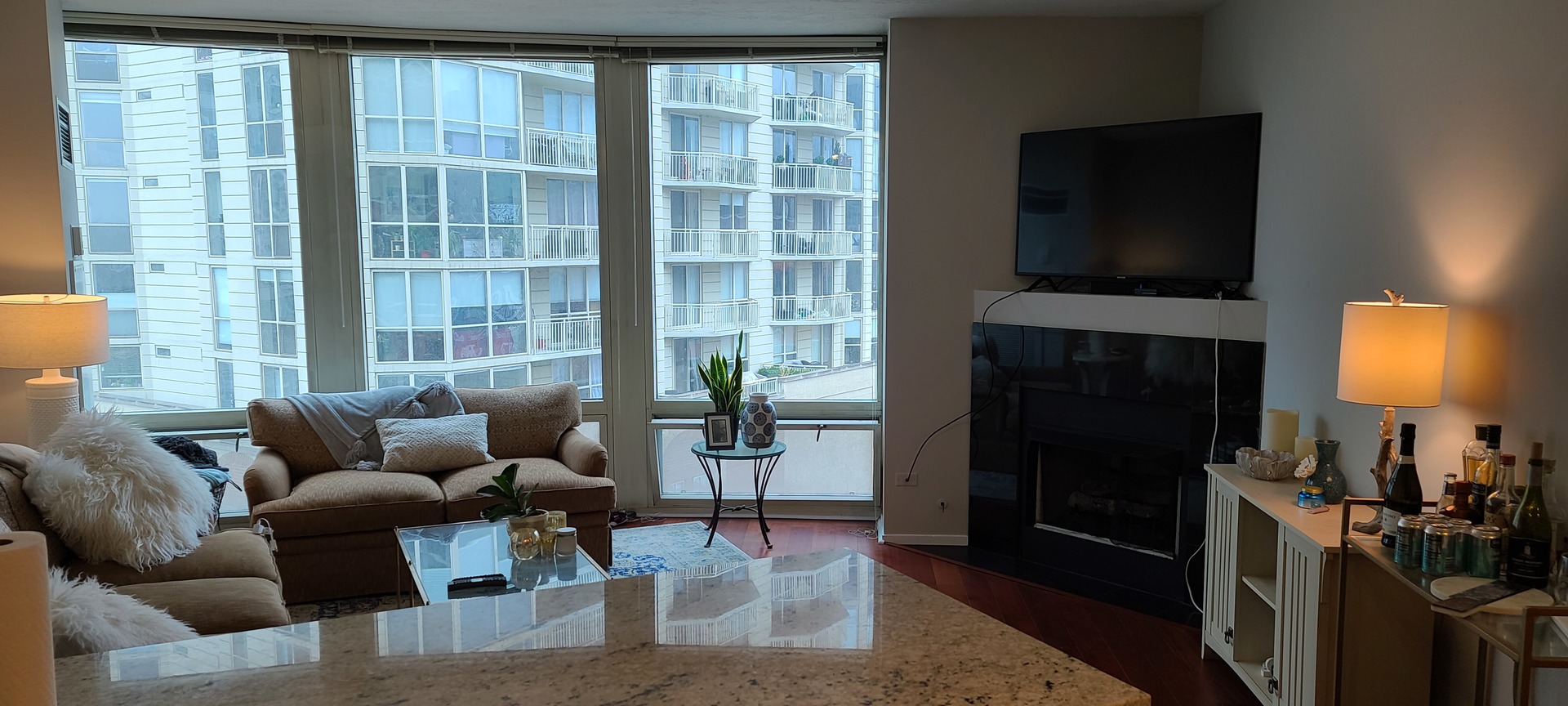 600 N Kingsbury Street Unit: 906